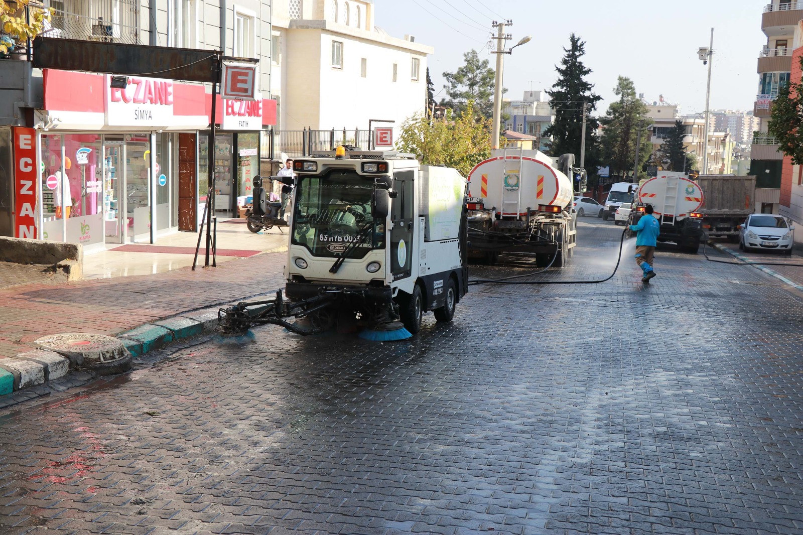 MUHTARDAN BAŞKAN CANPOLAT’A TEŞEKKÜR: MAHALLEMİZİN ÇEHRESİ DEĞİŞTİ