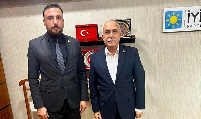 İYİ Parti Şanlıurfa İl Başkanı Ali Eroğlu, Ahmet Eşref Fakıbaba’yı Ziyaret Etti