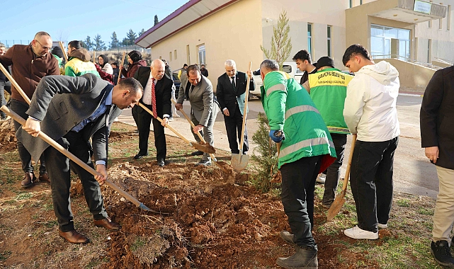 Karaköprü’de ağaçlandırma ve çevre bilinci eğitimleri sürüyor