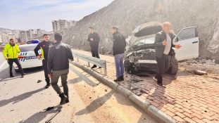 Şanlıurfa Karaköprü’de Trafik Kazası: Sürücü Yaralandı